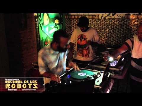 DJ AVANA - FESTIVAL DE LOS ROBOTS (2013)