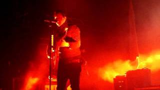 Angels &amp; Airwaves - Dry Your Eyes (live)