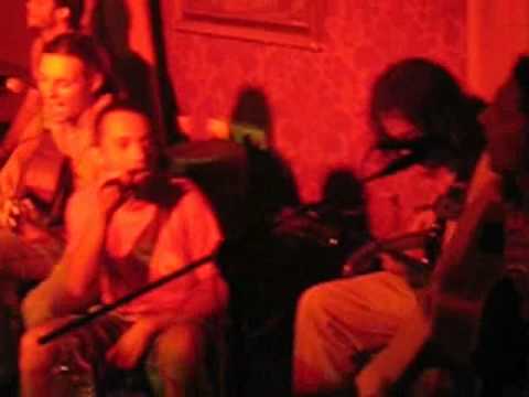 Los Caparos : MamaAnarchia