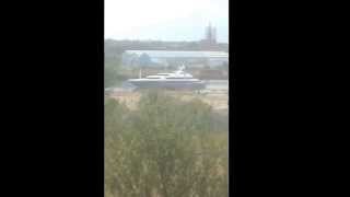 preview picture of video 'Sovereign super yacht passing the old swan hunters shipyards in Wallsend Newcastle upon Tyne.'