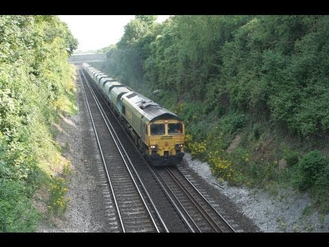 Sand Strain. (66518 on 6M42 @ St Cross)