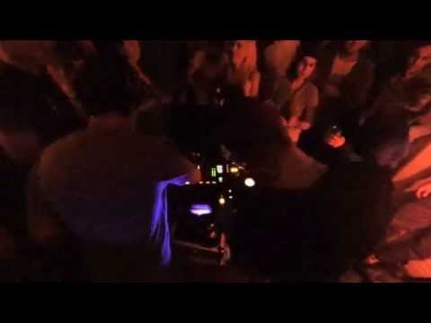 Electric Zeus playing "Let yourself go EZtek mix"