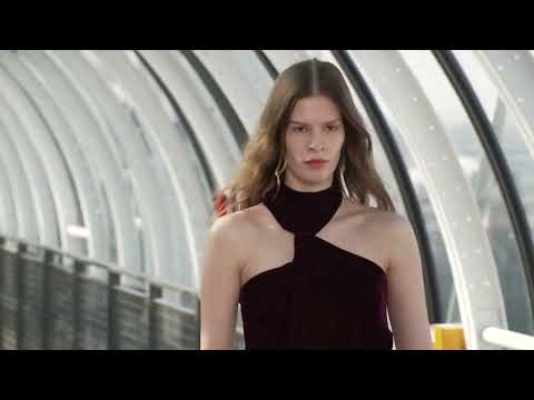 Stella McCartney autumn winter 2022-23 fashion show