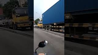 Download lagu liat konvoi truk kontainer mp3