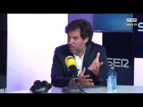 Un experto explica CUÁNTO VALE una botella de agua de uso cotidiano