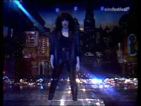 Helen Schneider - Shadows of the Night