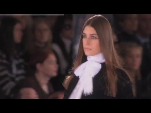 CHANEL Fashion Show Pret a Porter Women Autumn Winter 2005 2006 Paris