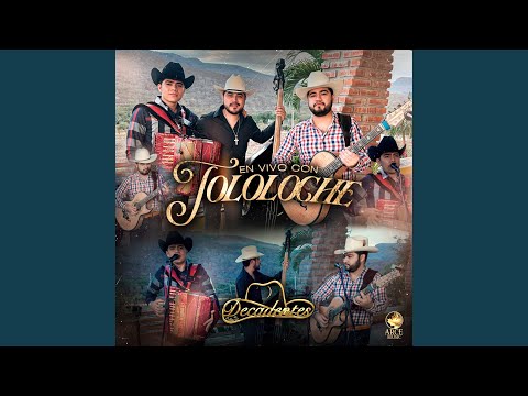 Derecho y Chueco (En Vivo)