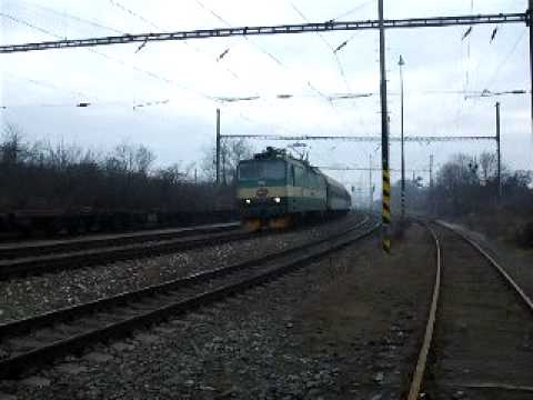 163.072 se míjí s 471.022