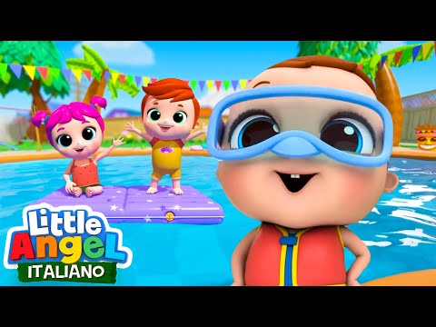 Gianni Impara a Nuotare 🏊‍♂️👨‍👧‍👦 | Cartoni Animati con Gianni Piccino - Little Angel Italiano