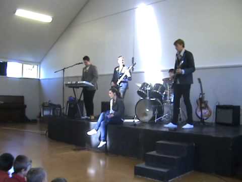 Following Your Feet - Cardboard Kings Live @ Ham West School 2012