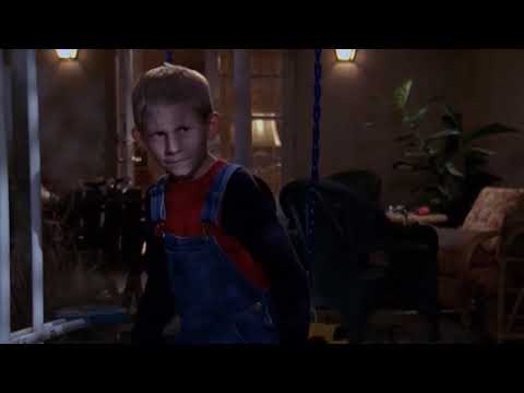 Malcolm|Dewey le arroja piedras al monstruo (Latino)