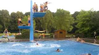 preview picture of video 'Lensahn Poolparty Bombenhagel'