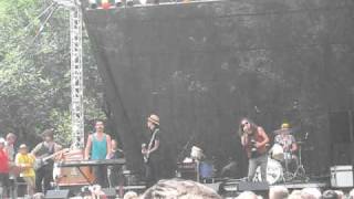 The Constellations - Take A Ride (Lollapalooza 2010) (HD/HQ)