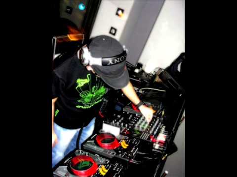 DJ NIKOS D  - PLUG AND PLAY LIVE SET 2013