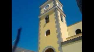 preview picture of video 'Volteo de campanas por el tercer día del corpus Iglesia de la Santa cruz Lomo de Mena.'