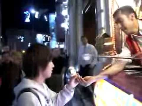 بائع أيسكريم مجنون هههههههههه by kada ben chiha