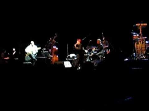 JOE BARBIERI ospite di OMARA PORTUONDO 28 Marzo 2009 cantano MALEGRIA