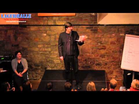 Tobias Bischoff beim Poetry Slam in der Lagerhalle (06.11.2014)