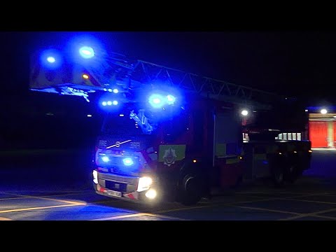 [TWO-TONES] Emergency One Magruis Turntable Ladder Turnout | Manchester Fire & Rescue Service
