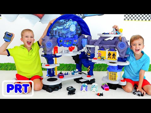 Conjunto De Reprodução Da Batcavacomment Crianças brincam com Vlad & Niki