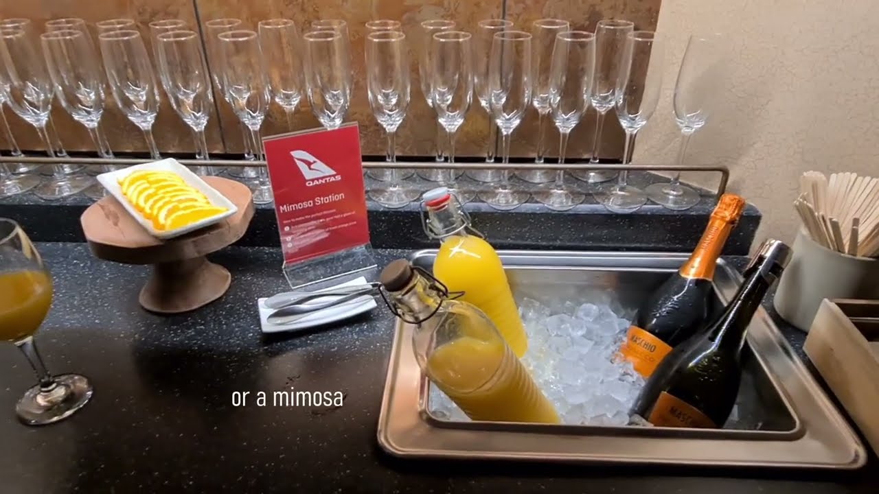 Qantas Airways International Business Lounge thumbnail