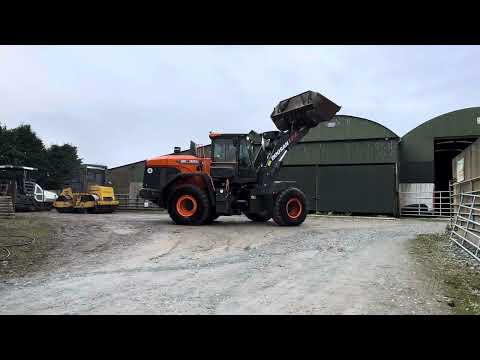 Doosan Develon DL320-7 Wheeled Loader - Image 2