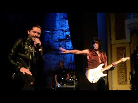 Walter Giardino Temple feat Ronnie Romero-Corte Porteño live at MDQ