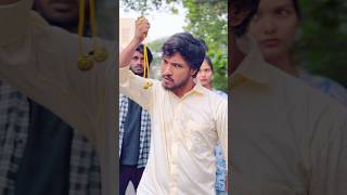 Download lagu Wait for the twist 😂 #comedy #comedyvideo #shorts #youtubeshorts #funny #funnyvideo mp3