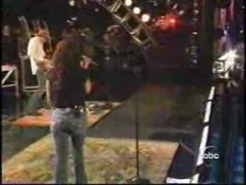 Sara Evans sings "Perfect" 2005 CMA Music Festival