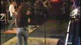 Sara Evans sings &quot;Perfect&quot; 2005 CMA Music Festival