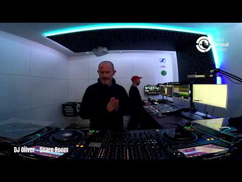 DJ Oliver - Snare Room