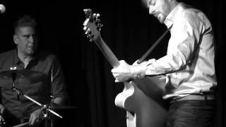 Jordan Officer, I'm all alone  (live @ Centre Culturel Canadien)