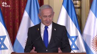 דברי רה"מ נתניהו באירוע חתימה על מזכר הבנות עם נשיא ארגנטינה מיליי (עדכוני משרד ראש הממשלה) - התמונה מוצגת ישירות מתוך אתר האינטרנט יוטיוב. זכויות היוצרים בתמונה שייכות ליוצרה. קישור קרדיט למקור התוכן נמצא בתוך דף הסרטון