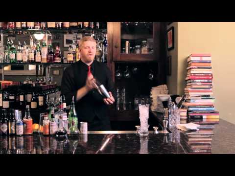 How to make a Singapore Sling - DrinkSkool Cocktails