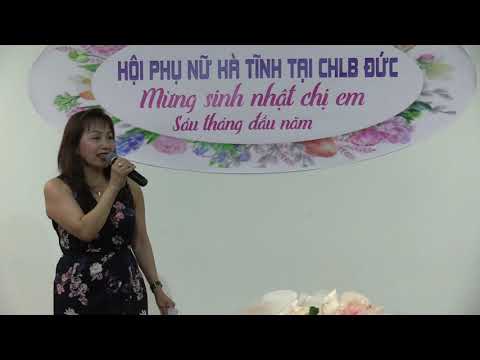 CHỊ NGUYỄN THỊ HOA TRONG BCH GIỚI THIỆU CÁC VỊ KHÁCH QUÝ