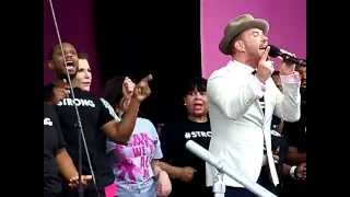Matt Goss sings Strong at Komen Washington DC Race for the Cure 2015