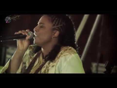 Eneida Marta- Mon di Timba (Live)