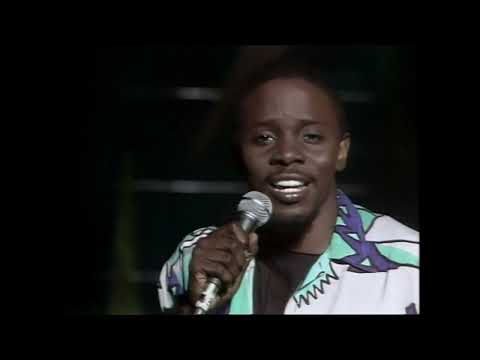 Philip Bailey - Walking On The Chinese Wall (live)