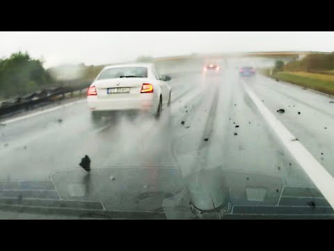 Zbyt duża prędkość podczas deszczu na autostradzie A4