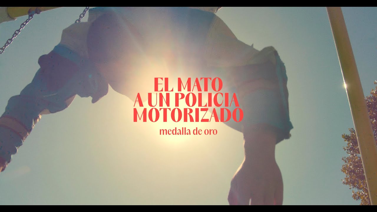 El mató a un policía motorizado - Medalla de oro (Video oficial)