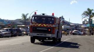 preview picture of video 'Siren Goes Off, Fire Rescue Respond, Whitianga NZ, 10 Apr 2010'