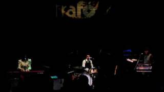 Joan as Police Woman -  Start of My Heart  Budapest Concert