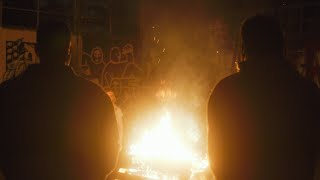 Feu dans yeux Lyrics English Translation