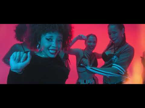 El Micha x Lady Laura - Me Va Mejor (Video Oficial)