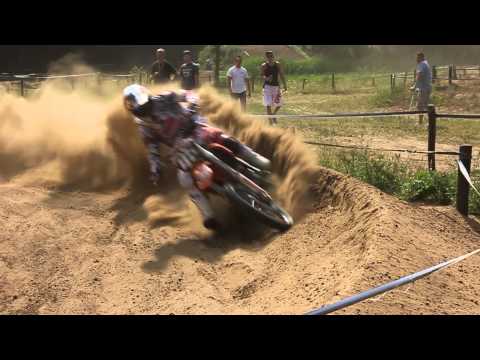 Videoclip: Jake Nicholls & Romain Febvre in Den Dungen