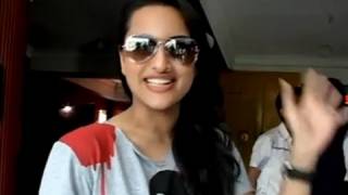 Sonakshi Sinha, Arbaaz Khan, Malaika Arora Khan gauge public response of Dabangg at theater