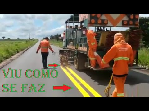 Veja como e pintado as faixas de sinalização horizontal nas ruas e rodovias