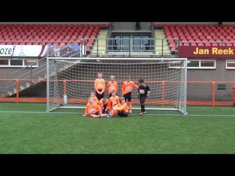 Deen toernooi bij Volendam - Hollandia T E1 - Legmeervogels E1 : eerst een foto