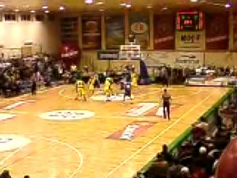 Sokołów Znicz Jarosław-PBG Basket Poznań 80-74 08/09